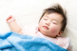 Read more about the article Trẻ khó ngủ thiếu chất gì? Những vi chất cần bổ sung cho trẻ ngủ không sâu giấc