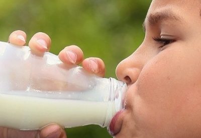 Bổ sung sữa cho trẻ thừa cân béo phì – NÊN hay KHÔNG NÊN?