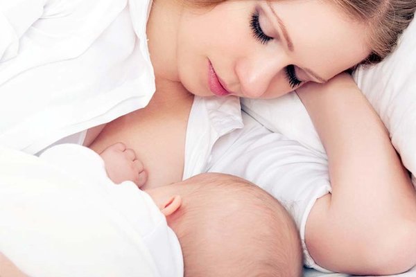 bú sữa mẹ giảm nguy cơ tiêu chảy ở trẻ em