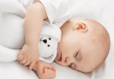 Trẻ 2 tuổi ngủ không sâu giấc – Giải pháp nào là hữu hiệu nhất?