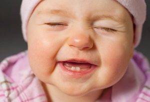 Trẻ bị tiêu chảy khi mọc răng. 5+ Thông tin hữu ích mà mẹ cần biết