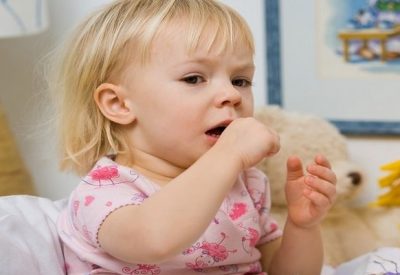 Trẻ từ 6 đến 9 tháng tuổi HO CÓ ĐỜM kèm sổ mũi – 4+ Điều mẹ nên biết