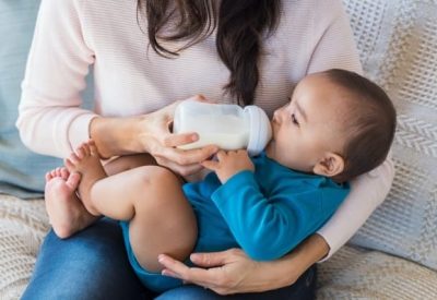 Trẻ 7 tháng tuổi lười uống sữa, lười bú nên bổ sung chất gì?