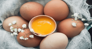 Dinh dưỡng trong trứng gà – Nhiều lợi ích cho món ăn rẻ tiền