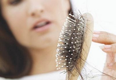 Bạn đang gặp tình trạng rụng tóc vì covid? – Đây là lời khuyên cho bạn