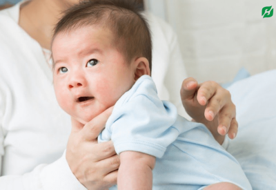 Trẻ sơ sinh hay bị ọc sữa có sao không? Mẹo hạn chế ọc sữa ở trẻ sơ sinh