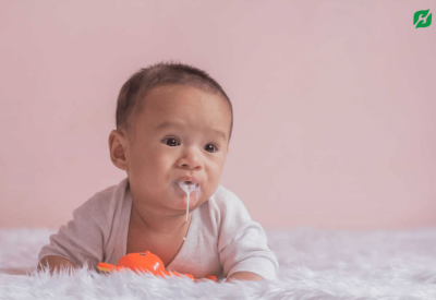 Trẻ sơ sinh ọc sữa nhiều có sao không? Nguyên nhân và cách khắc phục
