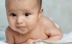 Read more about the article Dấu hiệu trẻ bị sặc sữa vào phổi bố mẹ cần lưu ý