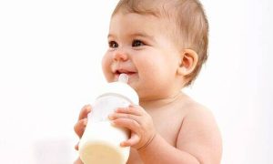 Read more about the article Trẻ bao nhiêu tháng uống được sữa tươi? Thông tin chính xác từ chuyên gia