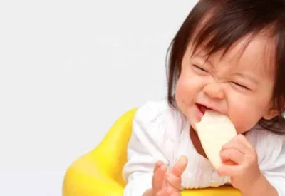 Trẻ 1 tuổi ăn bánh gạo được không?